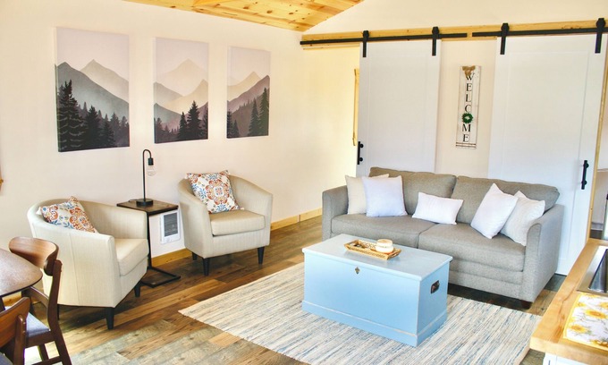 Whitehall Cabina | Montana Cabin on Alpaca Farm!