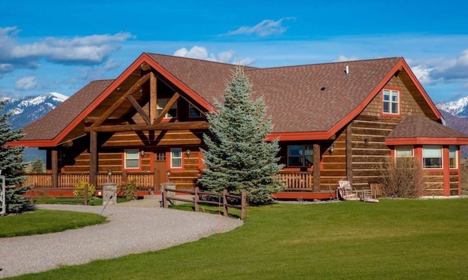 Kalispell Casa | Montana Dreams Getaway - The Lodge