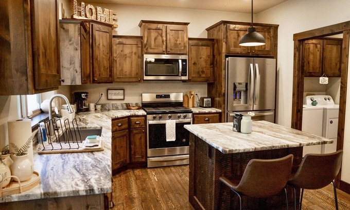 Kalispell Casa | Montana Dreams Retreat - luxury in the Glacier/ Whitefish area