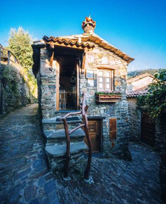Lousa Casa | Montanhas do Xisto - Casa do Portal