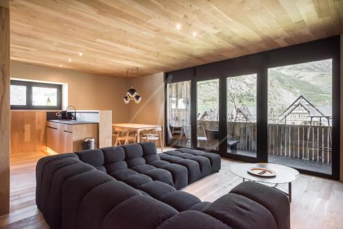 Arties Apartamento | Montardo by SeaMount Rentals