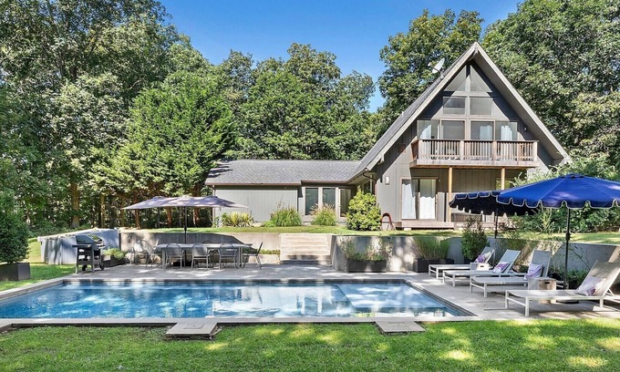 Montauk Casa | Montauk Beach House w Gunite Pool Around corner from Gurneys Seawater Spa