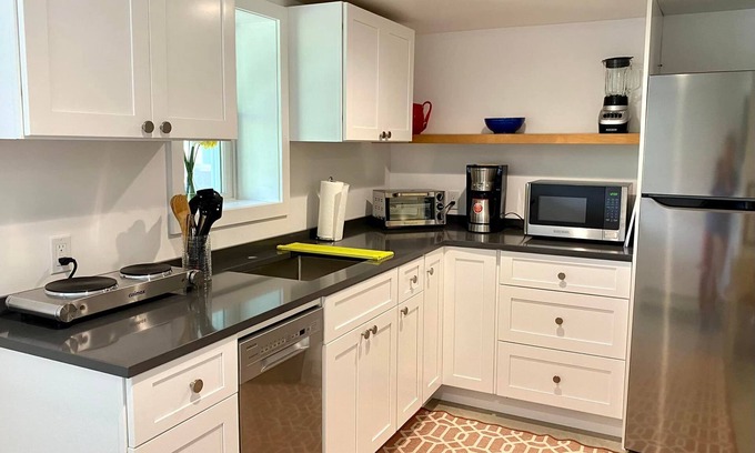 Montauk Cabaña | Montauk Sunset Cottage overlooking Garden! Walk to Train, Montauket and Duryea's