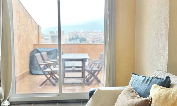 Montblanc Casa | Montblanc - Sleeps 4 - Parking - City Centre