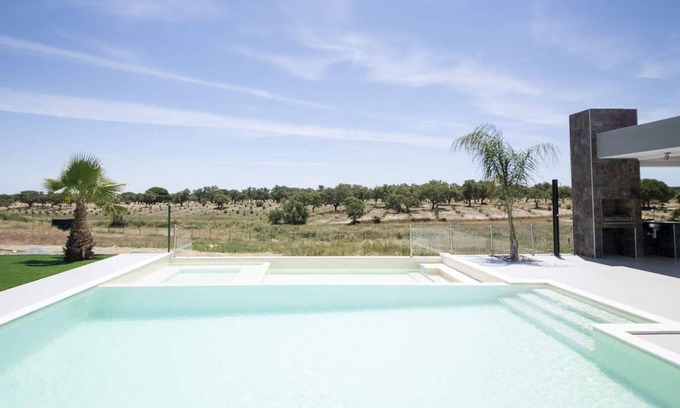 Grandola Cabaña | Monte Calmaria by Estilo Lusitano, with private pool and Jacuzzi