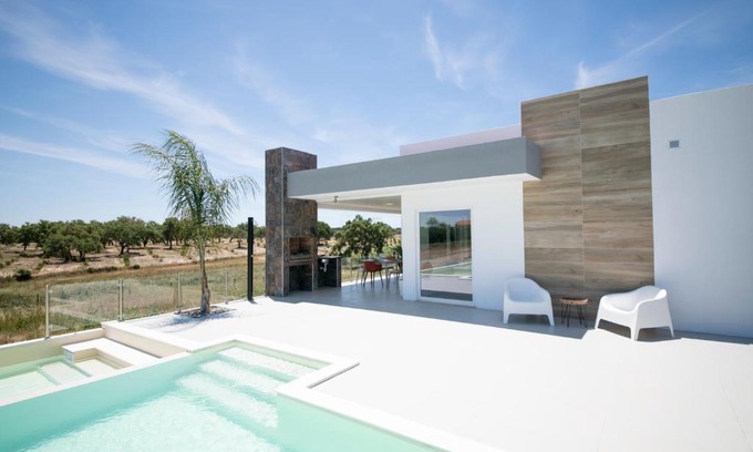 Bairro da Liberdade Villa | Monte Calmaria by Estilo Lusitano, with private pool and Jacuzzi