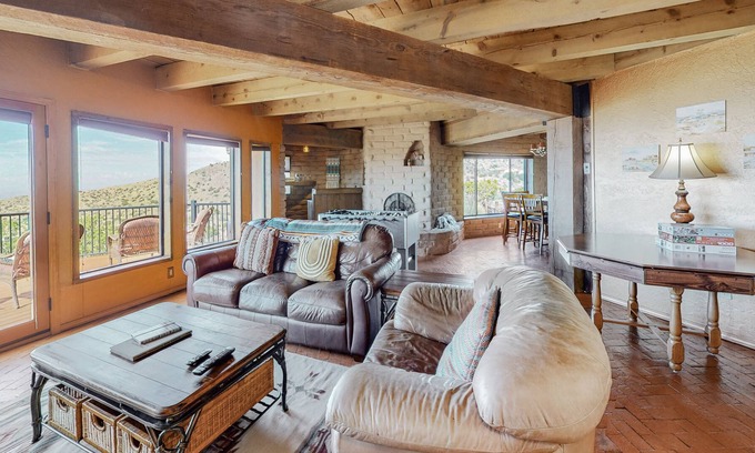 Northeast Heights Casa | Monte Vista! A home with city and mountain views!