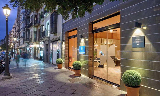 Centro de Granada Hotel | Montecarlo