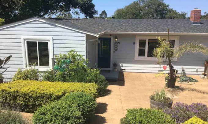 Del Rey Oaks Casa | Monterey House con terraza acristalada cocina completa, WiFi, cable y felicidad