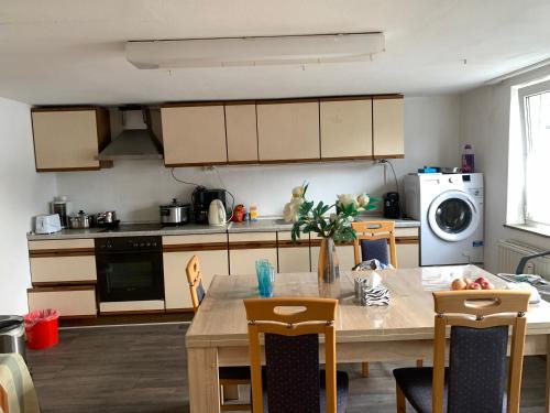 Erkeln Apartamento | Monteur Ferienwohnung in Brakel