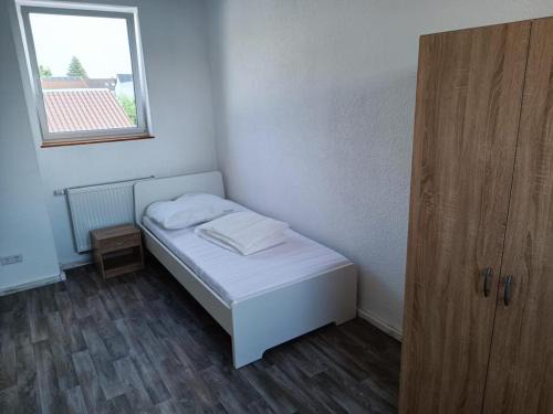 Rheinhausen Apartamento | Monteur- und Arbeiterunterkunft Hebelstraße
