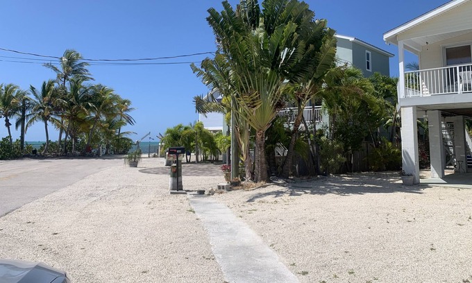 Geiger Key Casa | MONTHLY Rental ONLY!!!!! Private Sea Wall on Canal-Book Now!