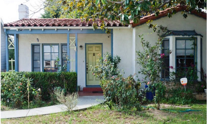Sawtelle Villa | 2BD, 1 BA, DORMIR 10!, ALQUILER MENSUAL PARA UNA SOLA FAMILIA DESDE EL 1 DE JULIO !!!