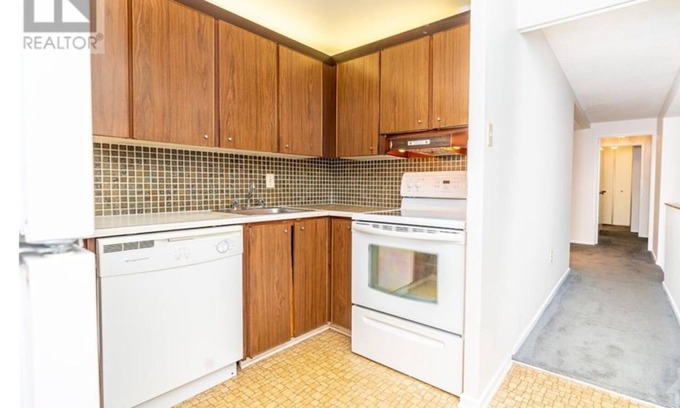 Sandy Hill Condominio | Monthly Spacious 2BR Furnished Apartment in Sandy Hill - AC+WIFI+ Heated Pool