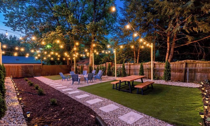 Deer Park Apartamento | Monthly Stay Epic Studio~2 Queens Hot Tub|Fire Pit