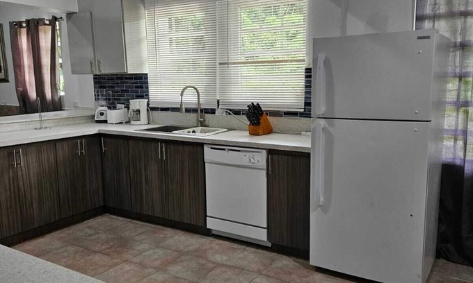 Portugues Casa | Monthly Stays- 3BR Retreat in Ponce, Puerto Rico