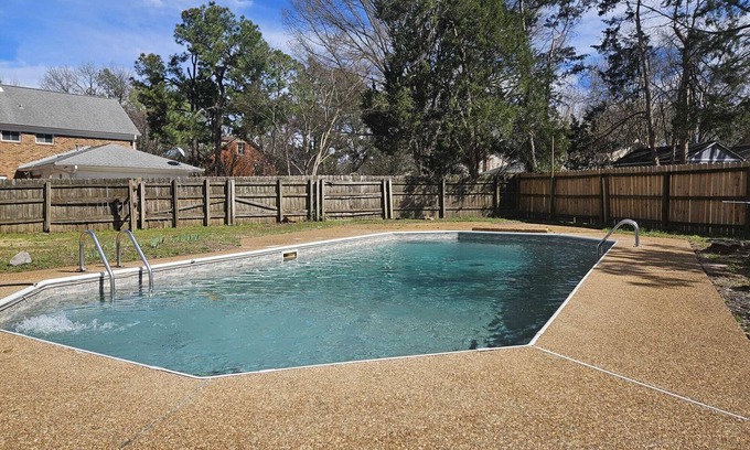 Ellendale Casa | MONTHLY STAYS -Modern 6 Bedroom Home with Extra Sleeping Space & Private Pool