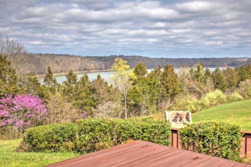 Mill Springs Casa | Monticello Home with Multi-Level Deck on 2 Acres!
