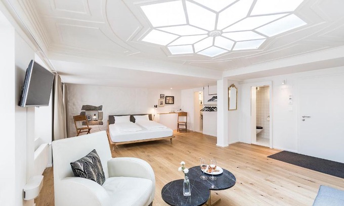 Old Town Hotel | Montmartre