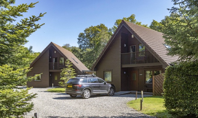 Ascog Chalet De Esquí | Montrose Lodge with private hot tub and sauna