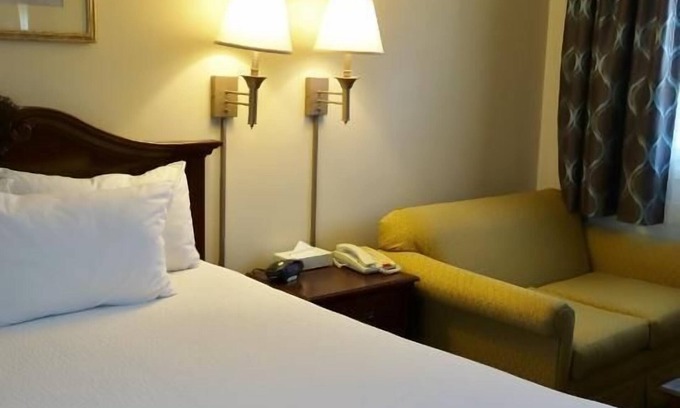 Great Barrington Hotel | Monument Mountain Motel