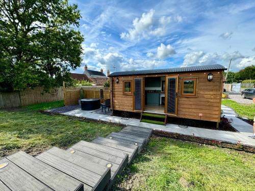 Blaisdon Casa | Mooffitch Riverview Hut