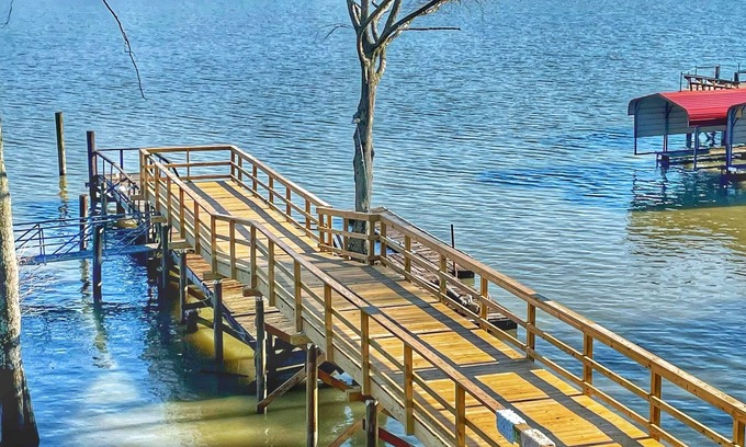 Dundee Casa | Moon Lake Escape on the water & near Clarksdale, MS & Helena, AR