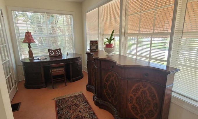 Crescent Lake Apartamento | Moon Lakeview Apt at Crescent Lk