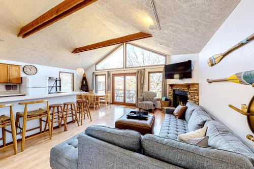 Kimberling City Casa | Moon Lodge