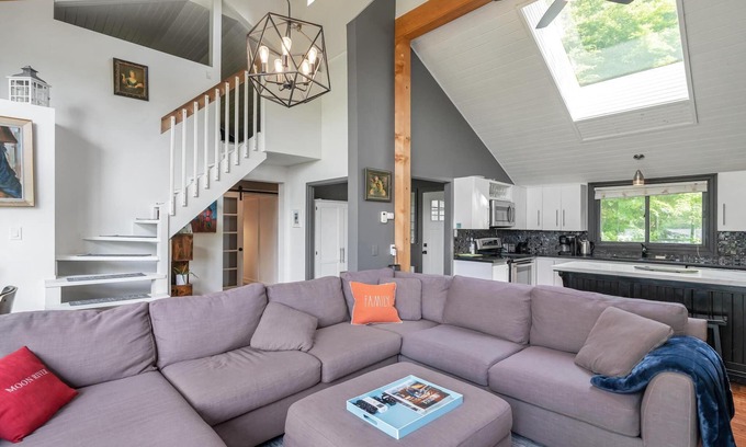 Bala Cabaña | Moon River Cottage Sanctuary With Private Beach in Bala!