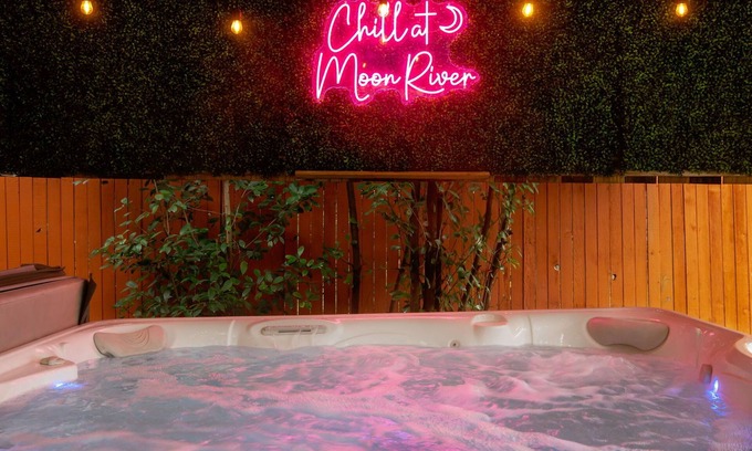 North San Antonio - SAT Casa | Moon River Luxury: Hot Tub, Pool & New Game Room