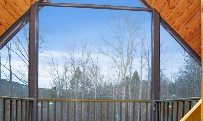 White Oak Lodge Cabina | Moondance Cabin - Enjoy Your Journey to the Smokies!