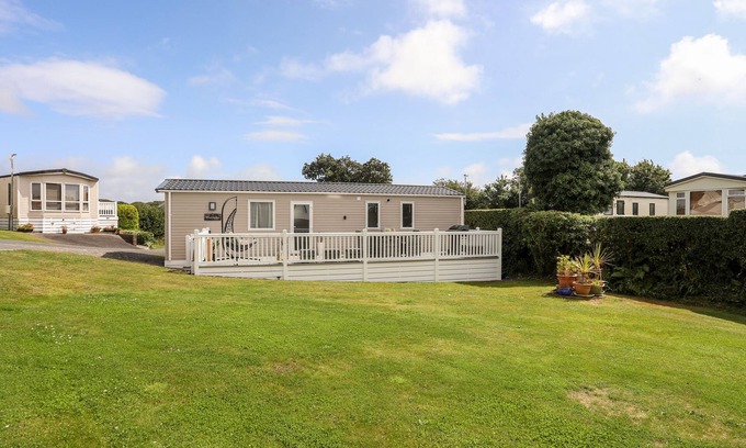 Chwilog Cabaña | MOONDUNES - PWLLHELI, pet friendly, with a garden in Chwilog