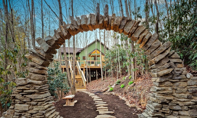 Unicoi Cabaña | Moongate Cottage