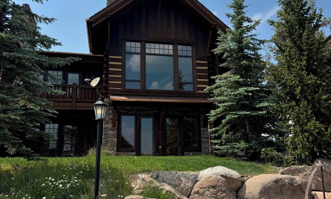 Big Sky Casa | MADERAS RÚSTICO Mountain Retreat SKI IN / OUT Moonlight Basin, BIG SKY, MT