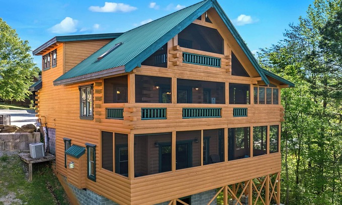Sevierville Cabina | Moonlight Pines Lodge- 4bdrm, Pool Table, Mountain View