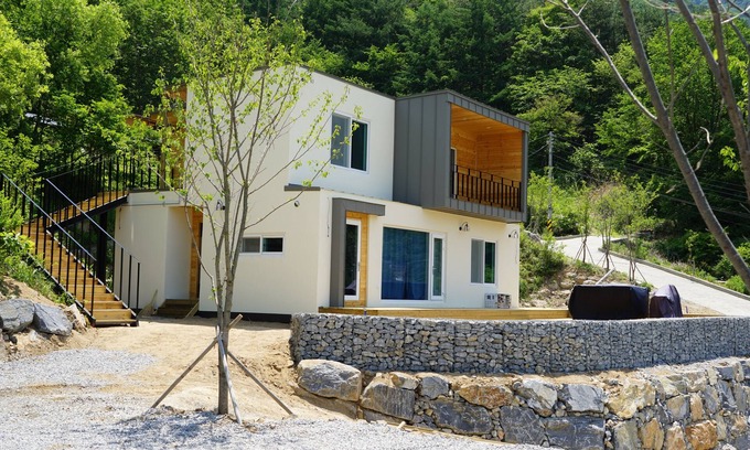 Danyang Condominio | Moonlight Village Pension