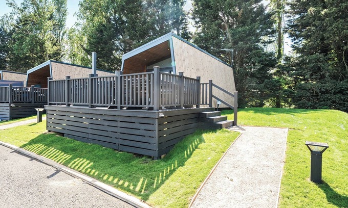 Great Houghton Cabaña | MOONLIT SKYLIGHT - BILLING AQUADROME in Billing Aquadrome Holiday Park