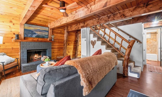 Moonridge Cabina | Moonridge Manor Cozy Retreat with Hottub