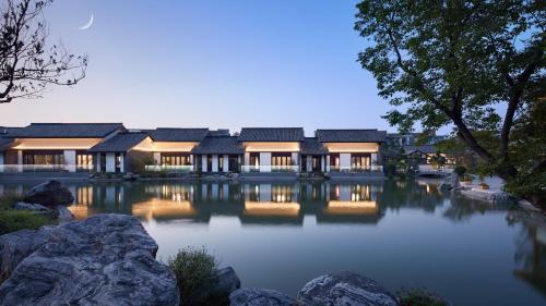 Guanghan Hotel | Moonrise Hotels Resorts