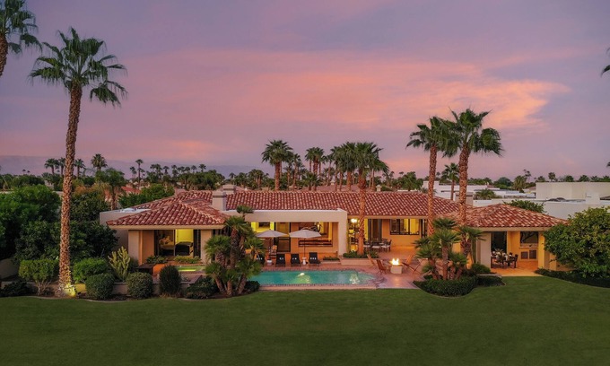 La Quinta Villa | Exclusiva residencia frente al golf | En PGA West con piscina y spa | Cocina al aire libre ❤ por AvantStay