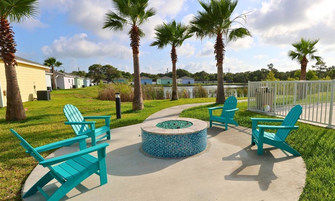 Fulton Cabaña | Moonstone Cottage at The Oasis