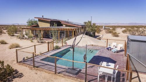 Joshua Tree Casa | MoonView Modern - Hot tub, BBQ & Private Pool home