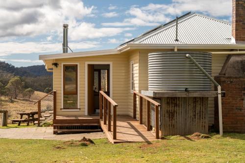 Yarrowitch Casa | Mooraback Cabin