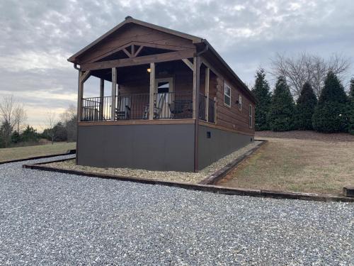 Tryon Casa | Moore Road Cabin 2 Pet Friendly