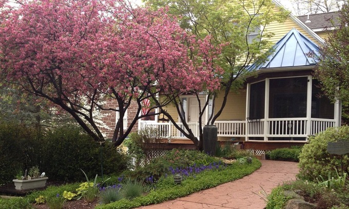 Lewisberry Casa | Moore's Mountain Inn - 3 Bedrooms - Sleeps 1 to 6