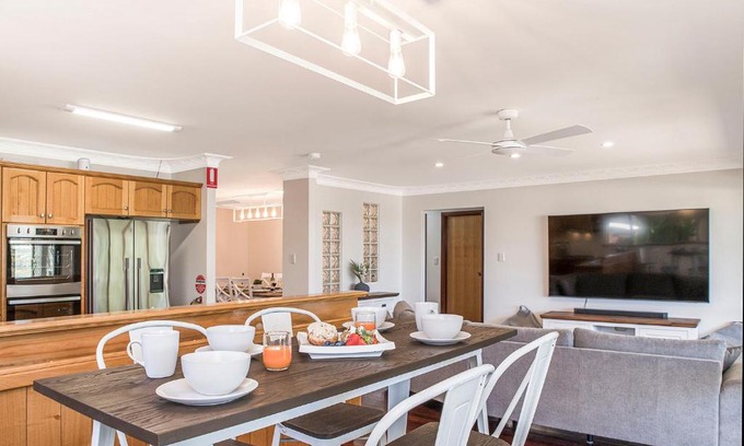 Guilderton Casa | Moore than a Shack