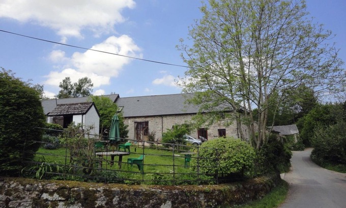 Sticklepath Casa | MOORHAVEN, pet friendly, with open fire in Chagford