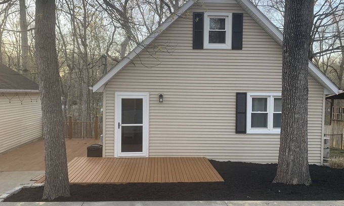 Gilbertsville Casa | Moors Resort location 3 Bedroom House w/ Patio Dock and room for trailer parking