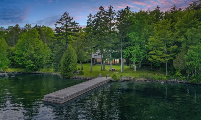 Greenville Junction Casa | Moose Bay Lookout (Waterfront on Moosehead Lake!)